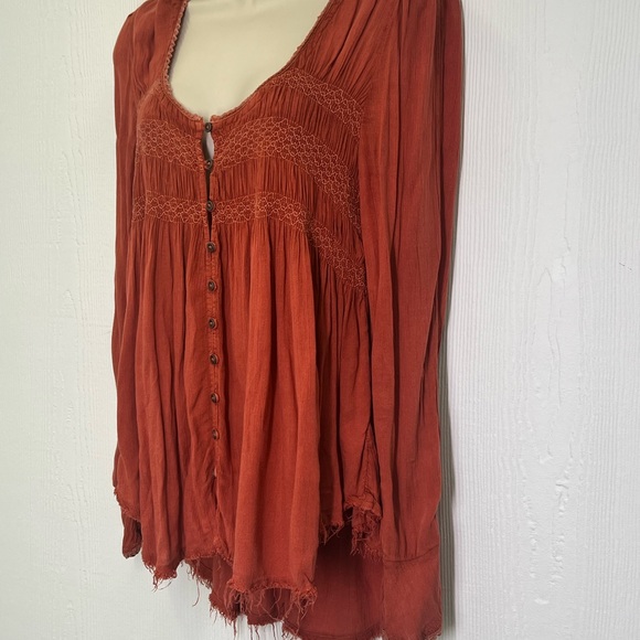 Free People - Blue Bird Boho Lightweight Button Down  Raw Edge blouse Size S - Picture 6 of 12